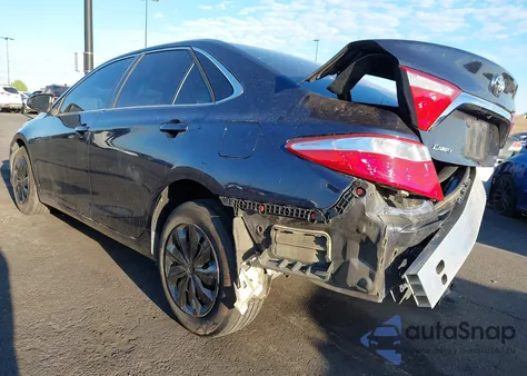 2015 Toyota Camry Le z USA, uszkodzony, nr VIN 4T4BF1FK7FR445604